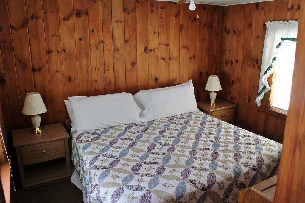 Pine Valley Cabins Thornton Room photo
