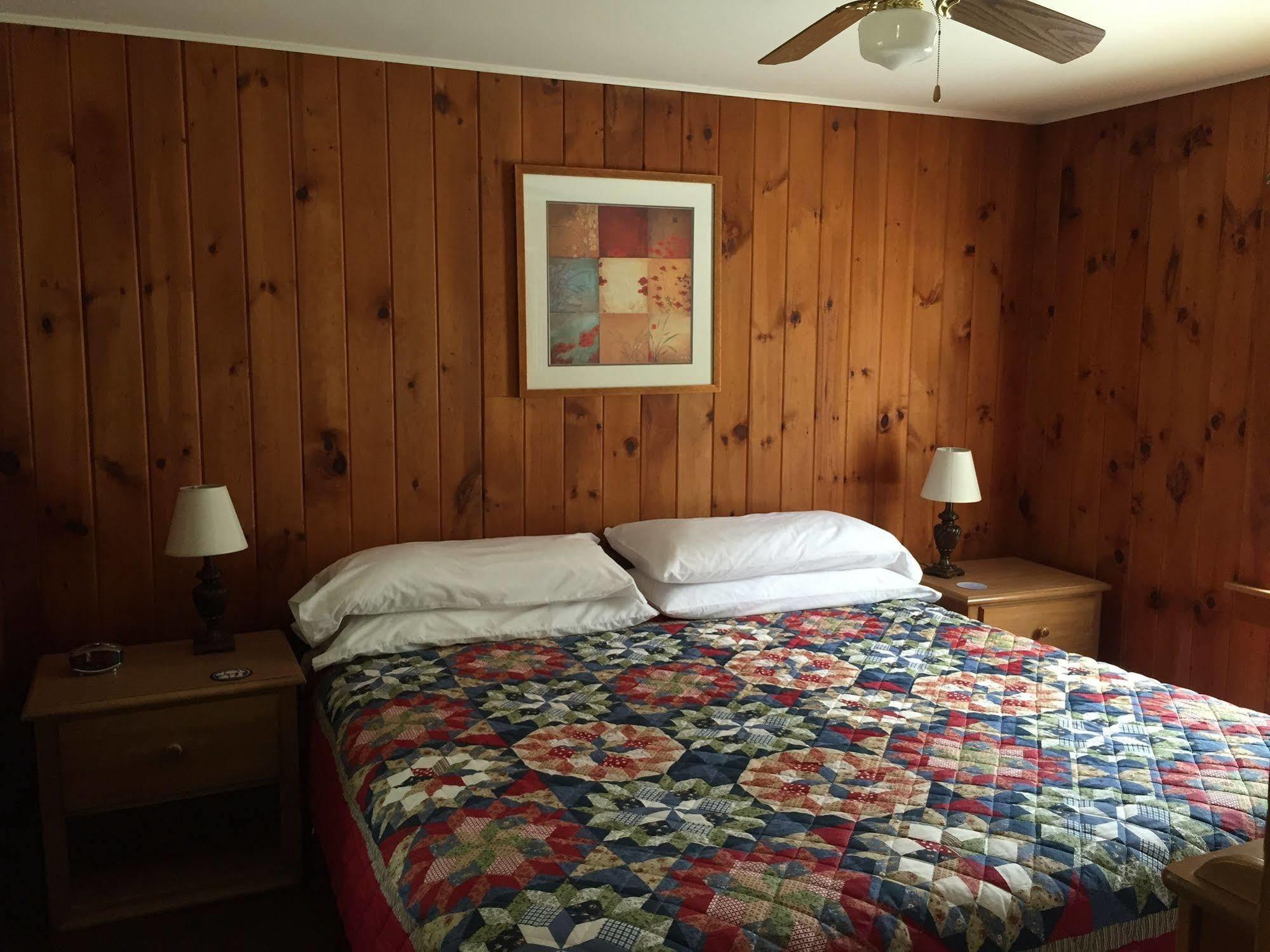 Pine Valley Cabins Thornton Exterior photo